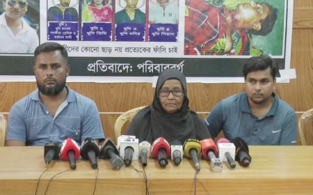সিরাজগঞ্জে যুবদল নেতা হত্যার রায়ে পরিবারের ক্ষোভ, প্রত্যাখ্যান করে সংবাদ সম্মেলনে কাঁদলেন মা