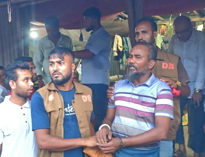 মাদারীপুরে ফলের দোকানের আড়ালে মাদক ব্যবসা, ডিবি পুলিশের অভিযানে গ্রেপ্তার ১