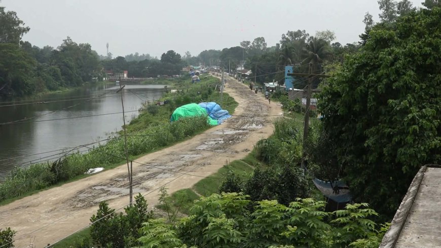 পাউবোর ৮ কোটি টাকার প্রকল্পেই, পাকা রাস্তা এখন কাঁচা!