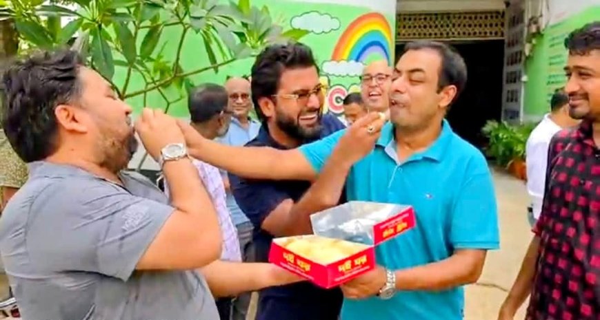 মির্জা ফখরুলকে রাষ্ট্রপতি পদে মনোনয়ন, ঠাকুরগাঁওয়ে আনন্দ-উচ্ছ্বাস ও মিষ্টি বিতরণ